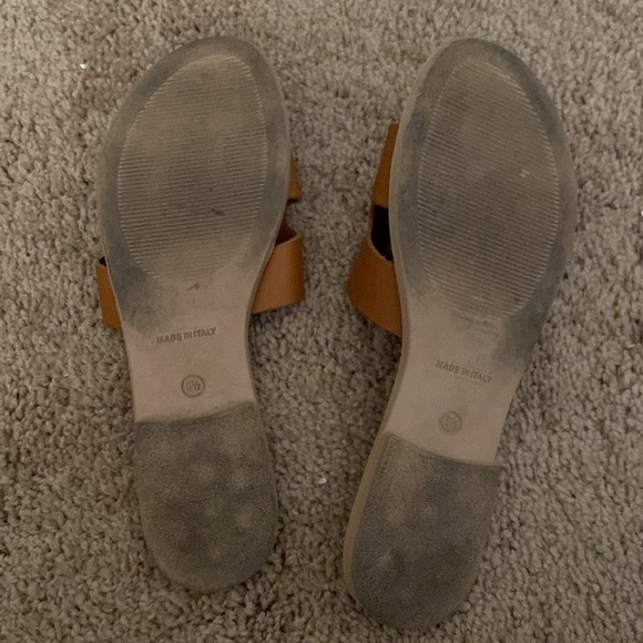 Steve Madden, Greece, tan leather sandal. Size 8.5. - Picture 3 of 4